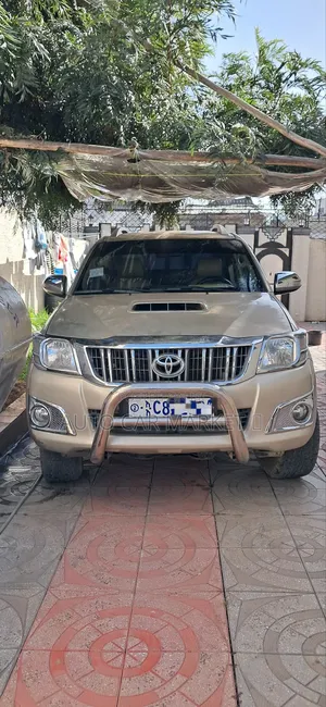 Toyota Hilux 3.0 D-4D 4x4 2015 Ivory