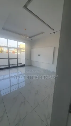 Furnished 5bdrm Villa in Gemenay Mariam, Yeka for sale