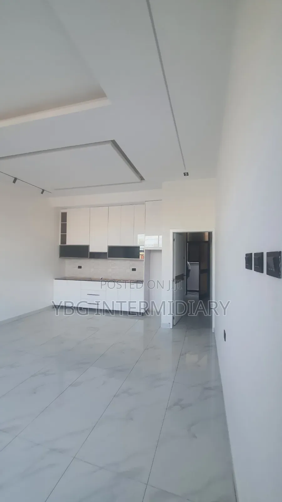 Furnished 5bdrm Villa in Gemenay Mariam, Yeka for sale
