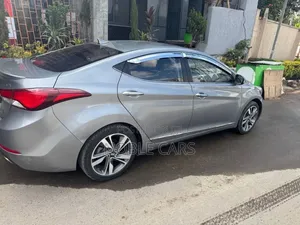 Hyundai Avante 2015 Silver