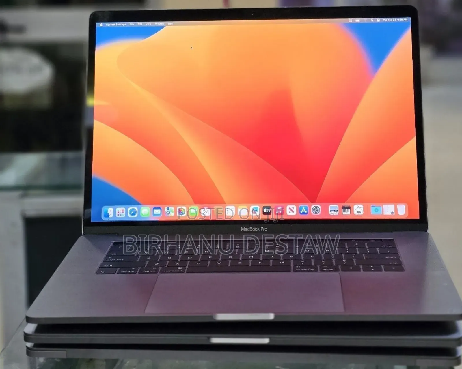 New Laptop Apple MacBook Pro 2017 16GB Intel Core i7 SSD 512GB