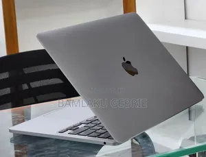 New Laptop Apple MacBook Pro 2022 M2 8GB Apple M2 SSD 256GB