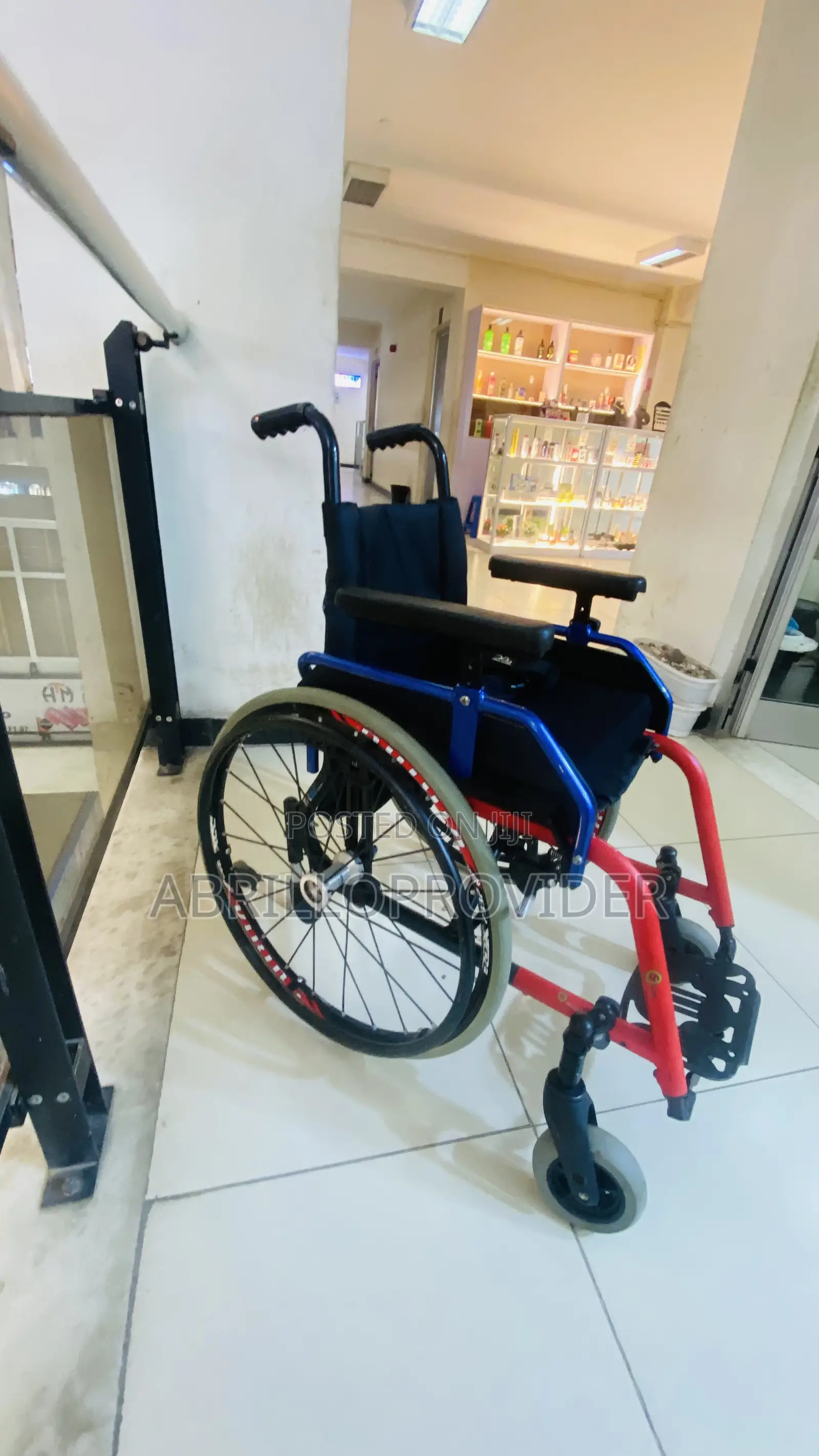 Kind Manual Wheelchair Typ 123 Foldable Adjustable Anti-Slip