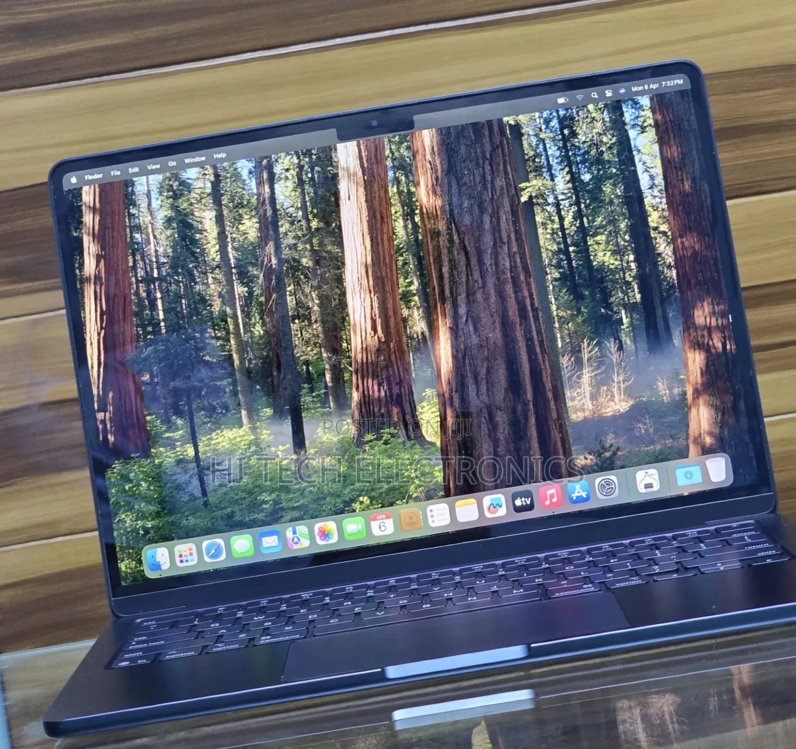 New Laptop Apple MacBook Air 2025 M4 13-inch 16GB Apple M4 SSD 256GB
