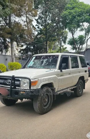 Toyota Land Cruiser 4.5 V8 TD STD 2010 White