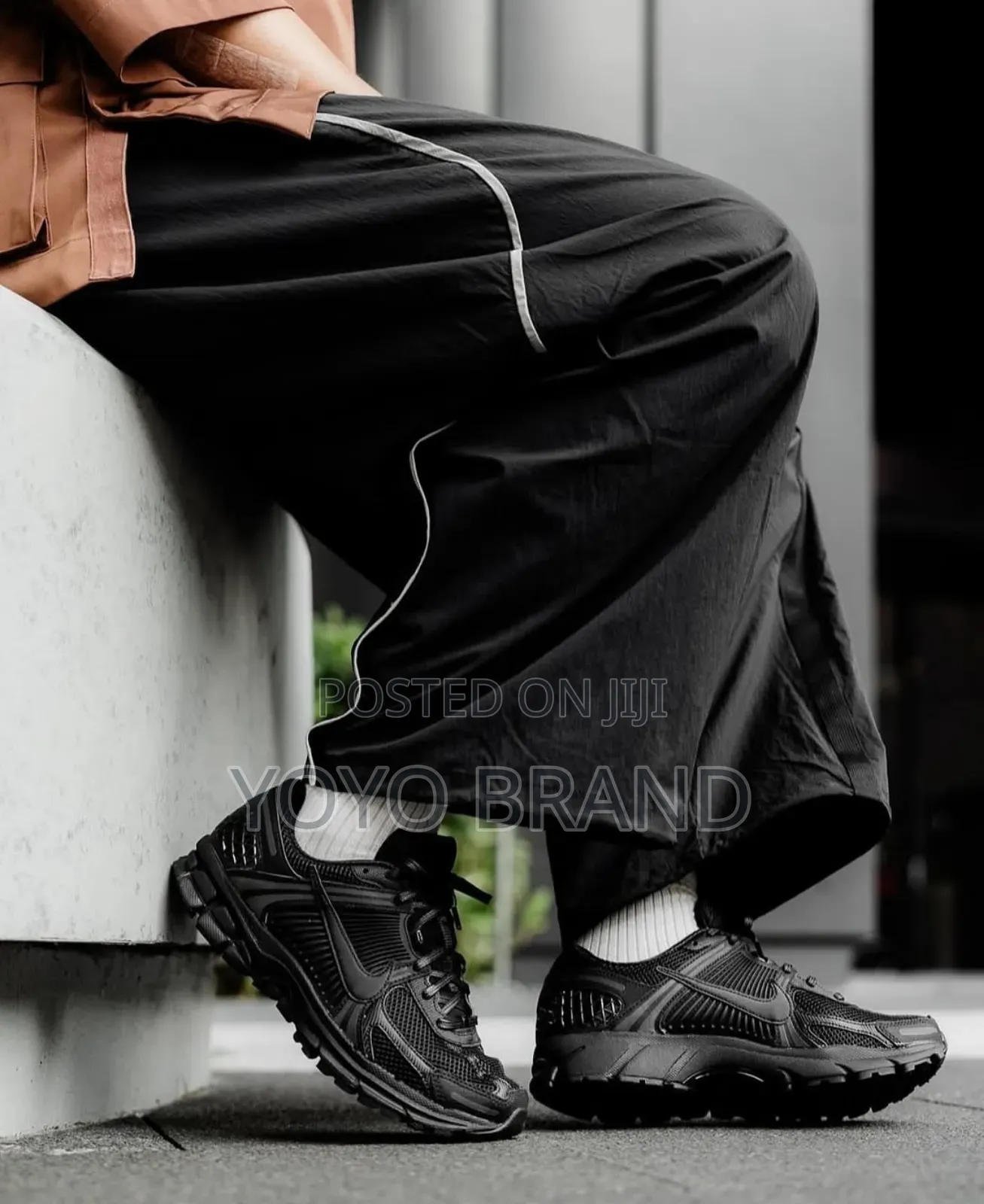 Nike Vomero 5 "Triple Black "Unisex Fashion Sneaker