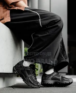 Nike Vomero 5 "Triple Black "Unisex Fashion Sneaker
