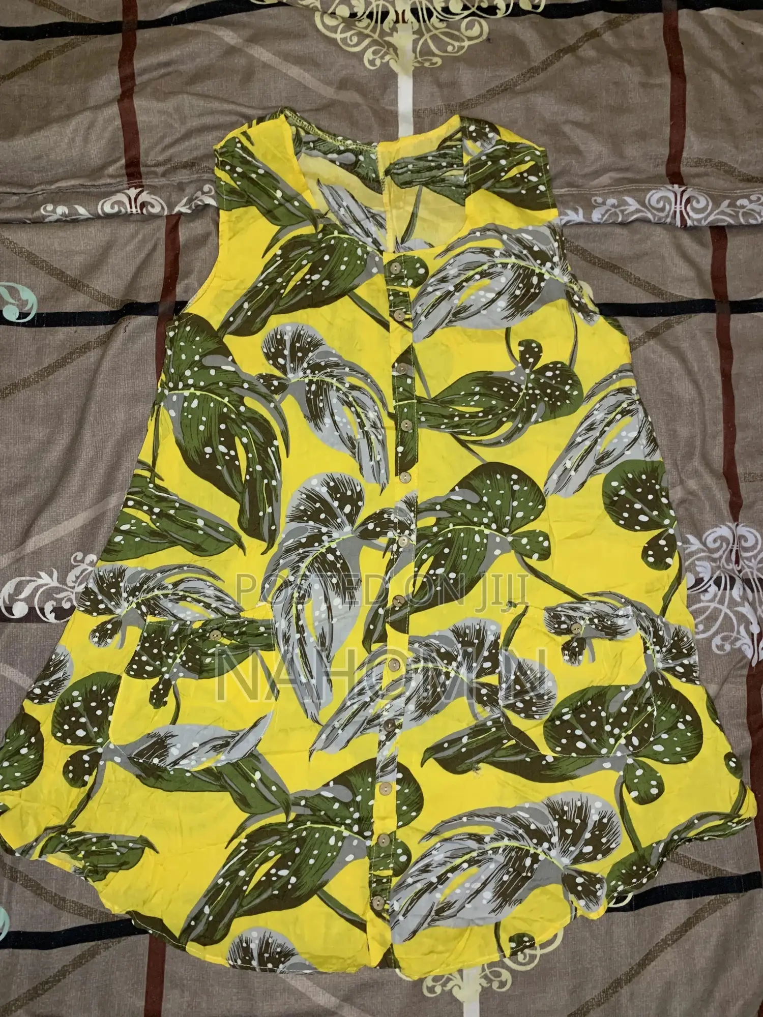 Print Dress Featuring a Vibrant Graphic