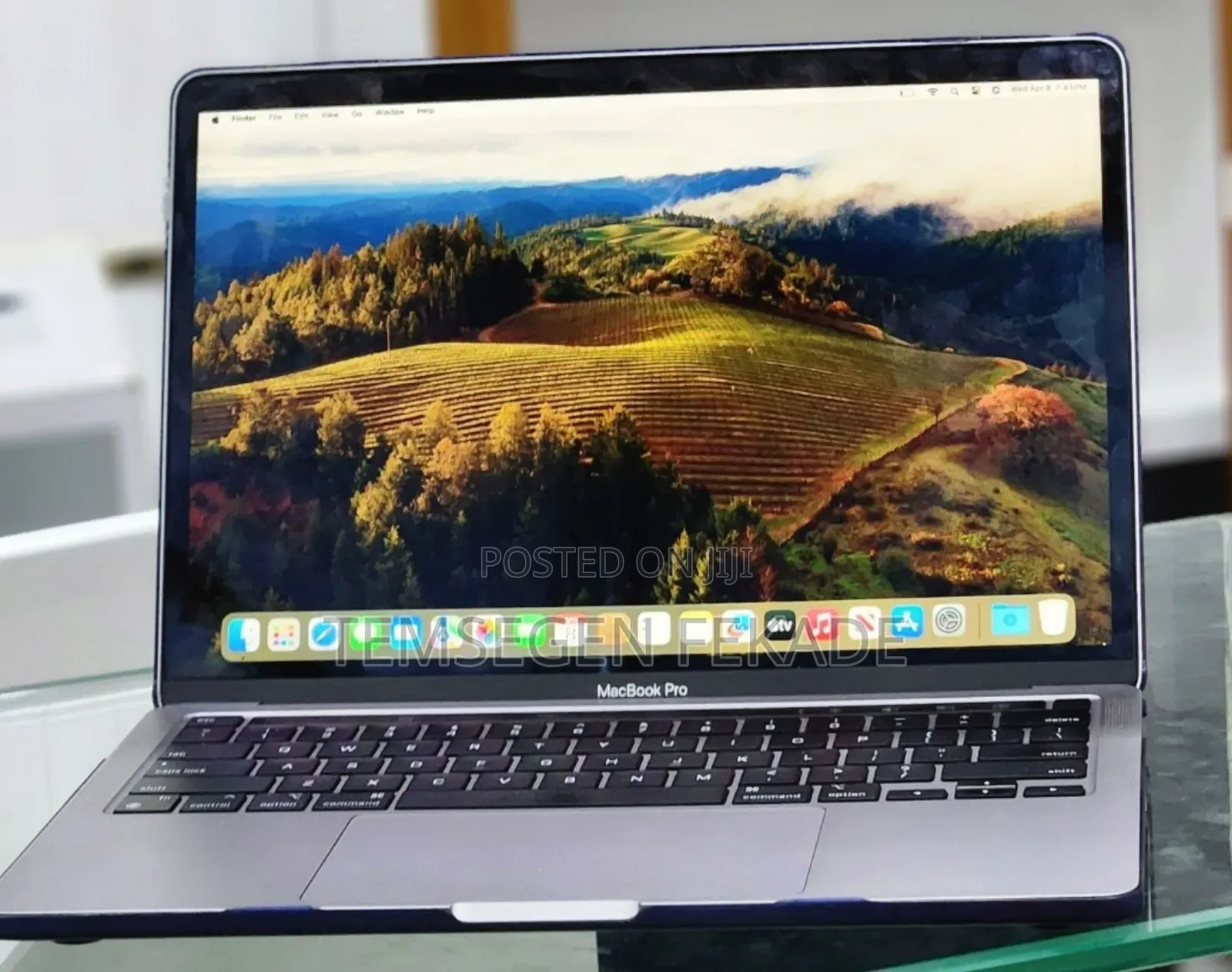 New Laptop Apple MacBook Pro 2020 M1 8GB Apple M1 Pro SSD 512GB