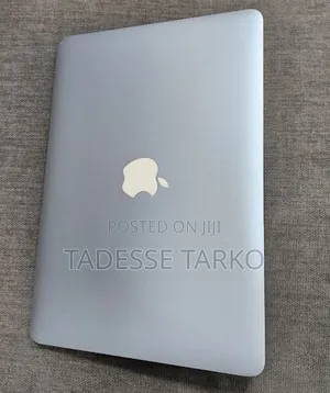 New Laptop Apple MacBook Pro 2015 8GB Intel Core i7 SSD 256GB