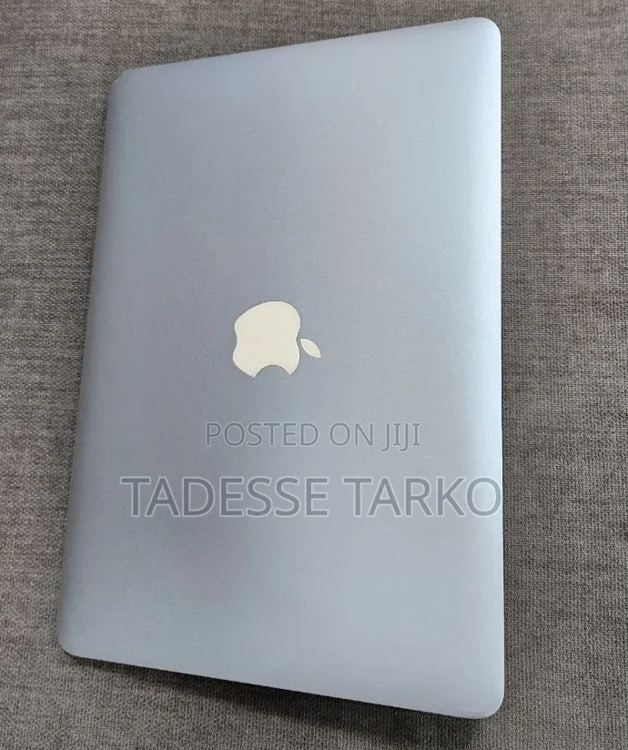New Laptop Apple MacBook Pro 2015 8GB Intel Core i7 SSD 256GB