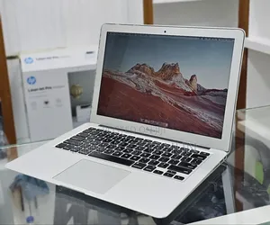 New Laptop Apple MacBook Air 2015 8GB Intel Core i5 SSD 128GB
