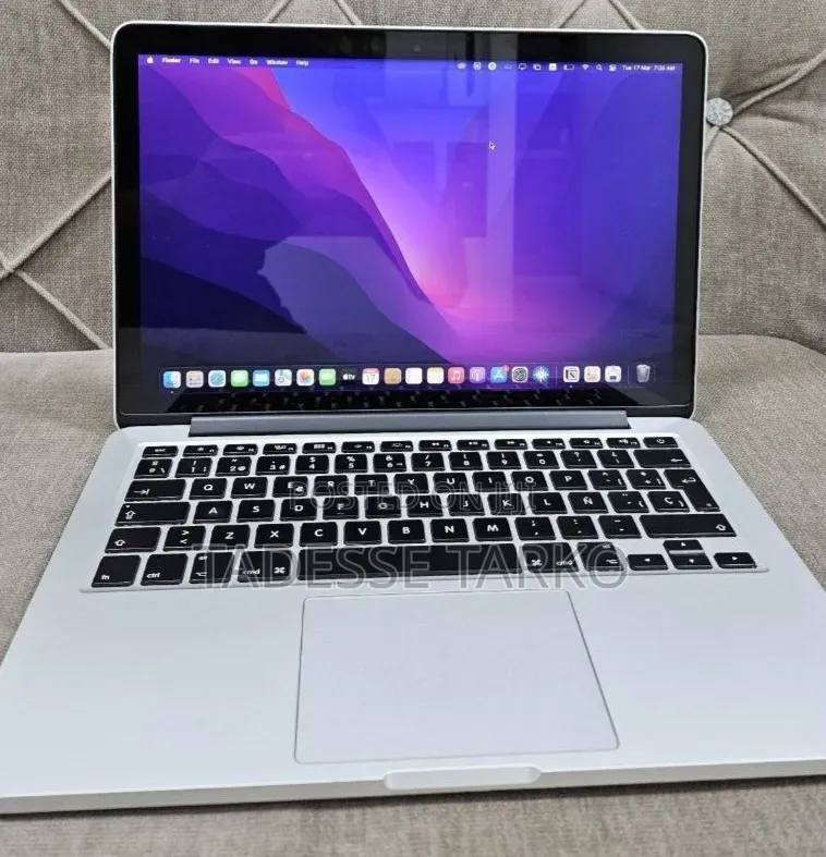 New Laptop Apple MacBook Pro 2015 8GB Intel Core i7 SSD 256GB