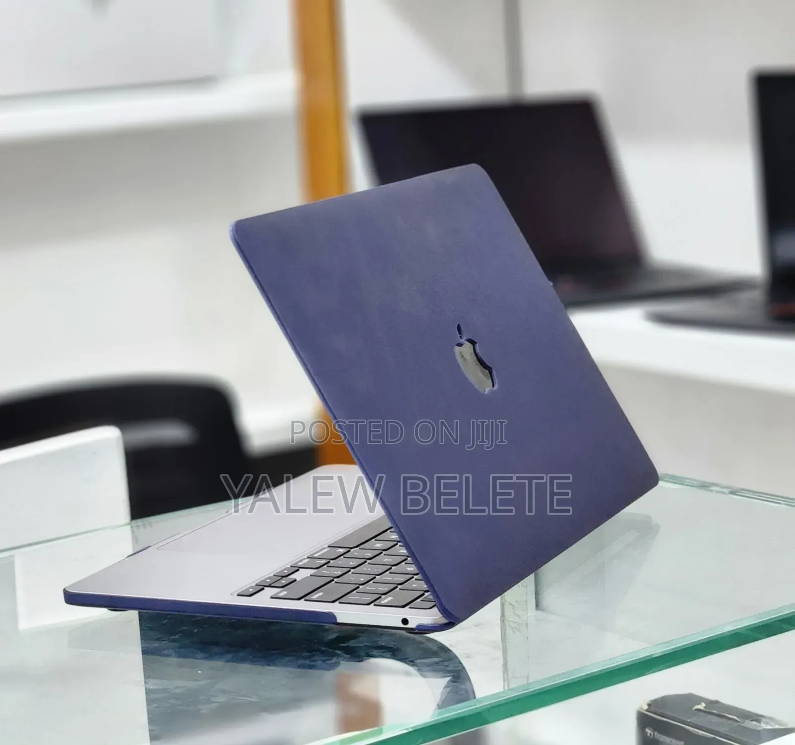New Laptop Apple MacBook Pro 2020 M1 8GB Apple M1 Pro SSD 512GB