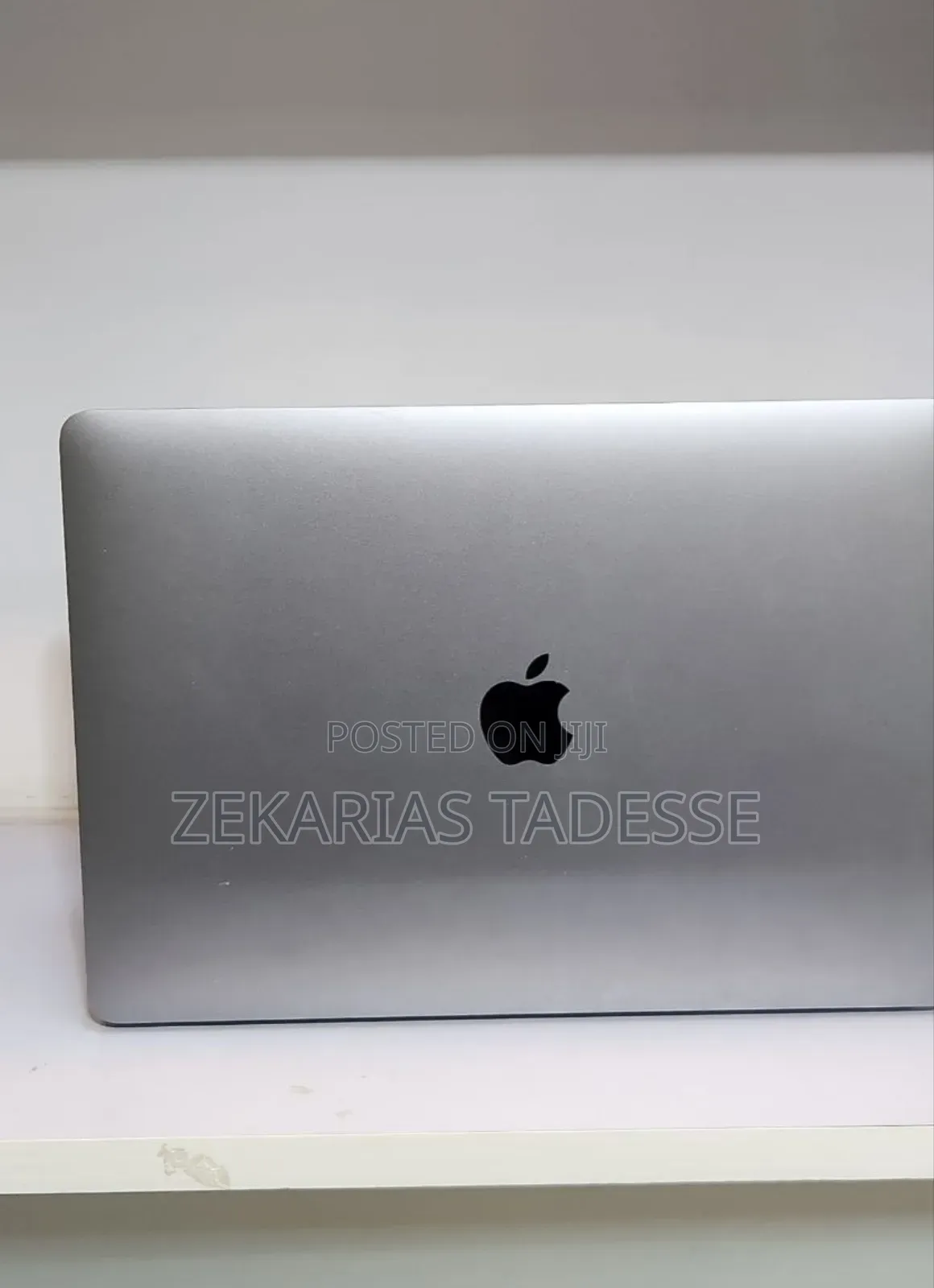 New Laptop Apple MacBook Pro 2017 8GB Intel Core i5 SSD 256GB