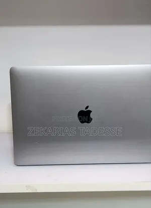 New Laptop Apple MacBook Pro 2017 8GB Intel Core i5 SSD 256GB