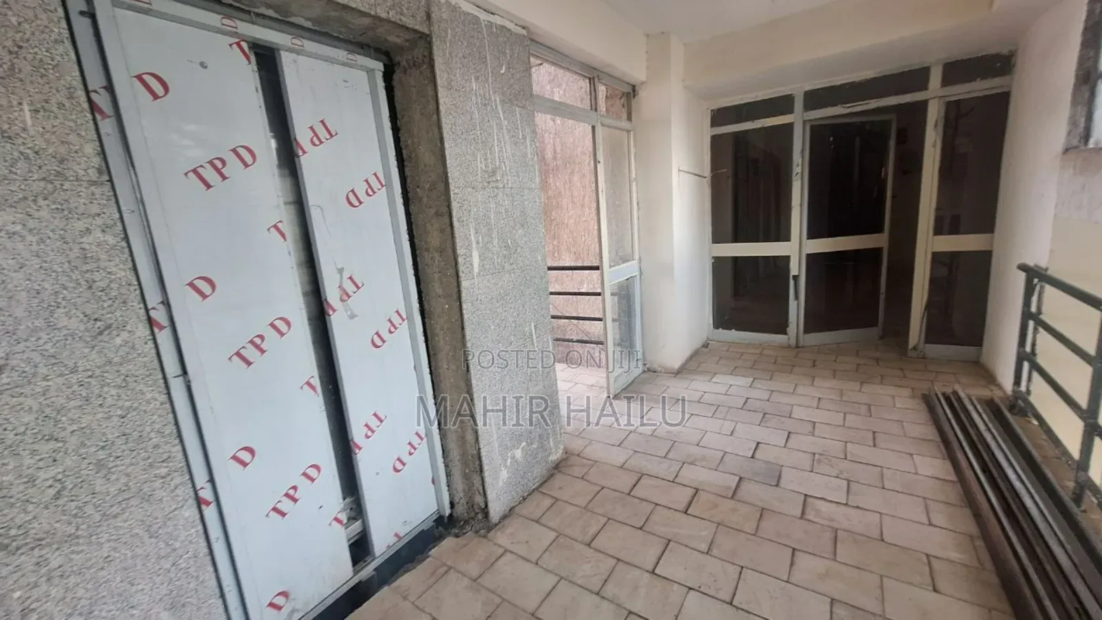 3bdrm Condo in 40/60, Bole for sale