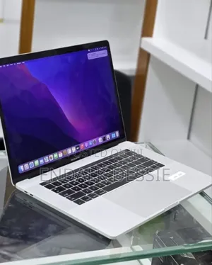 New Laptop Apple MacBook 2016 16GB Intel Core i7 SSD 256GB