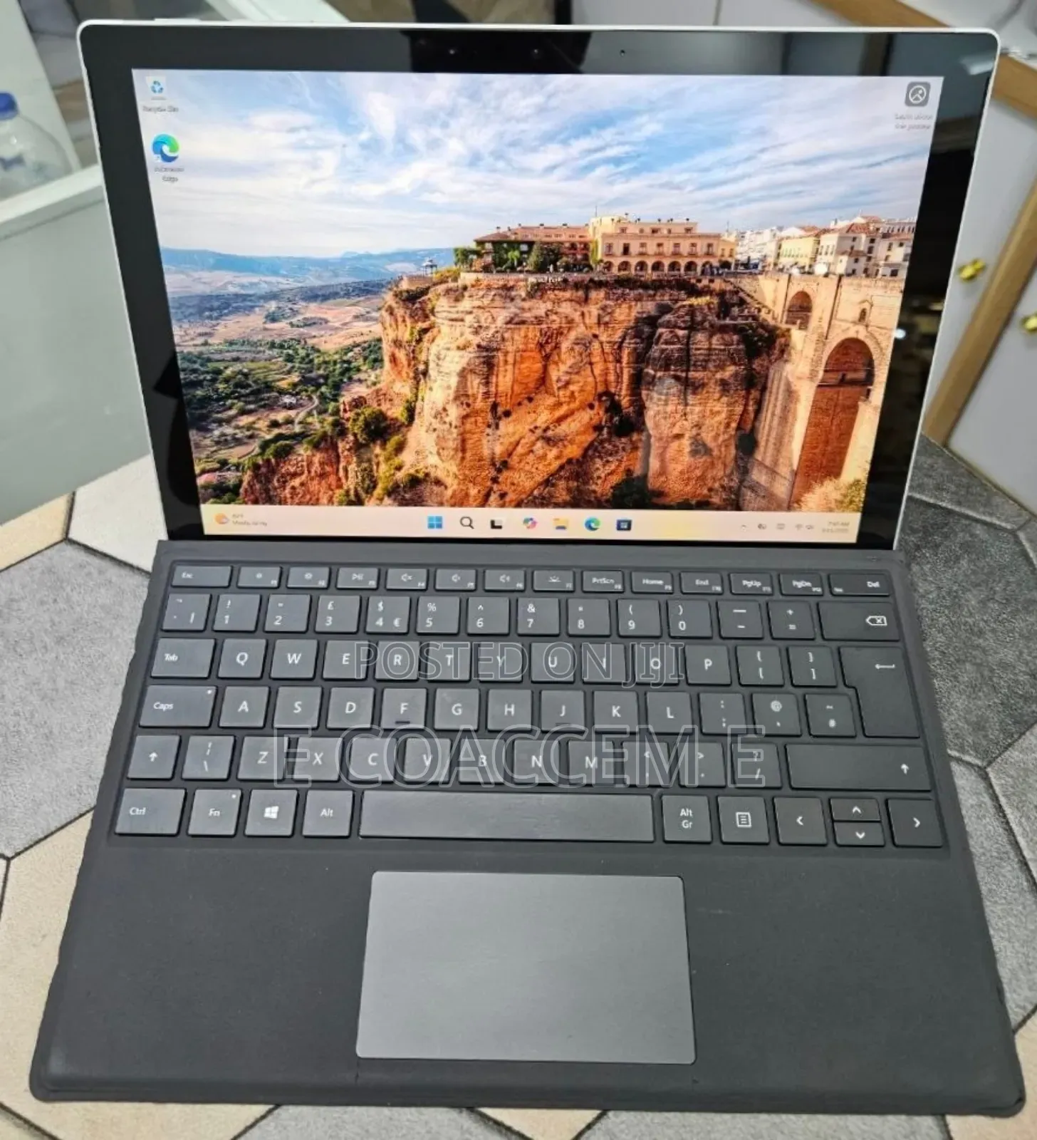 New Laptop Microsoft Surface Pro 7+ 16GB Intel Core i7 SSD 256GB