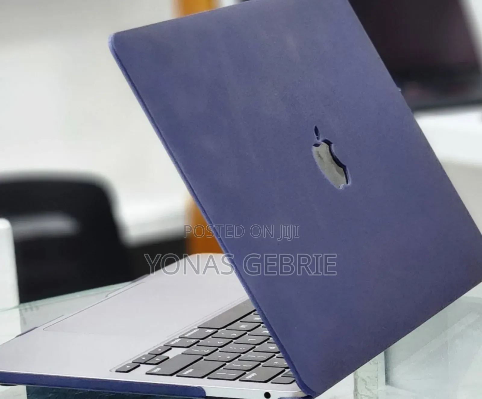 New Laptop Apple MacBook 8GB Apple M1 SSD 512GB