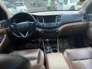 Hyundai Tucson 2018 Red