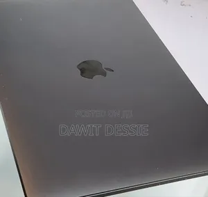 New Laptop Apple MacBook Pro 2017 8GB Intel Core i5 SSD 256GB
