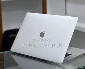 New Laptop Apple MacBook Pro 2016 16GB Intel Core i7 SSD 256GB