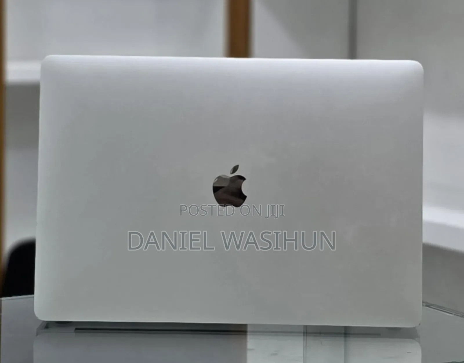 New Laptop Apple MacBook Pro 2016 16GB Intel Core i7 SSD 256GB