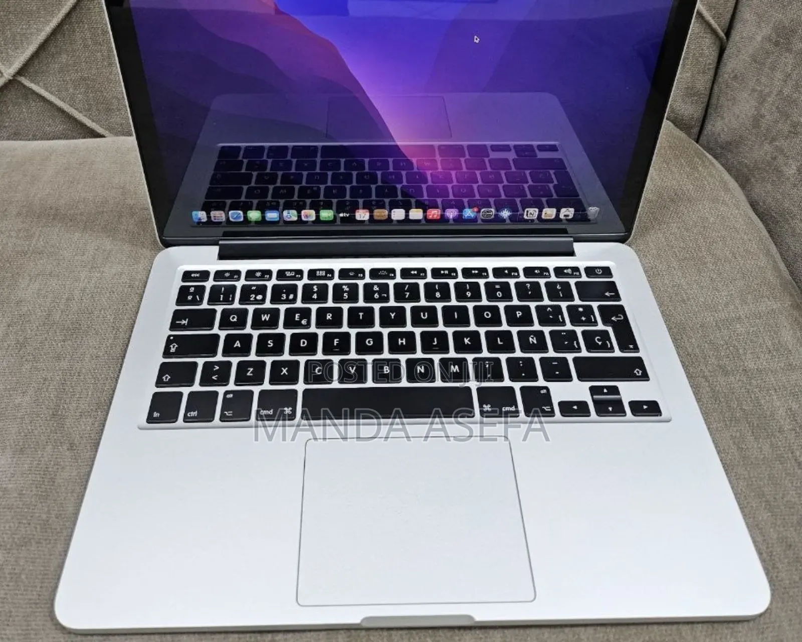 New Laptop Apple MacBook Pro 2015 8GB Intel Core i7 SSD 256GB