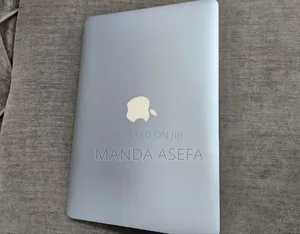 New Laptop Apple MacBook Pro 2015 8GB Intel Core i7 SSD 256GB