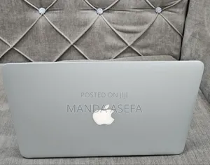 New Laptop Apple MacBook Pro 2015 8GB Intel Core i7 SSD 256GB