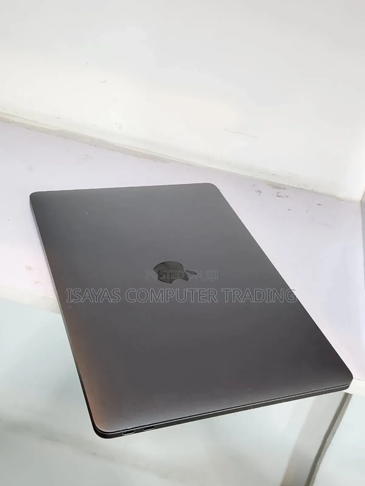 New Laptop Apple MacBook Pro 2017 8GB Intel Core i5 SSD 256GB