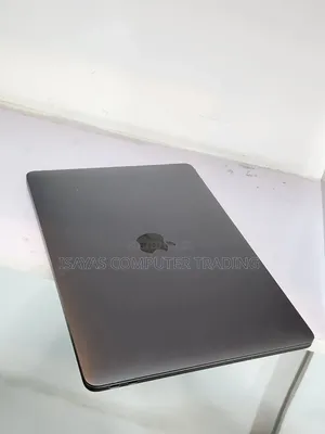 New Laptop Apple MacBook Pro 2017 8GB Intel Core i5 SSD 256GB
