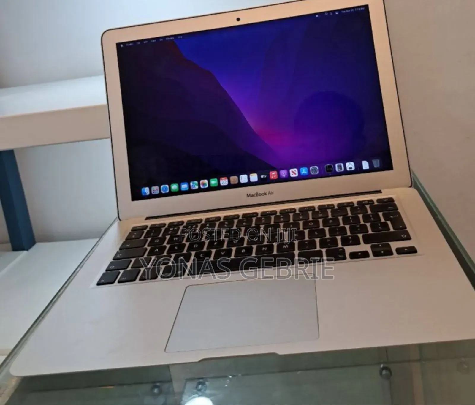 New Laptop Apple MacBook 8GB Intel Core i5 SSD 128GB
