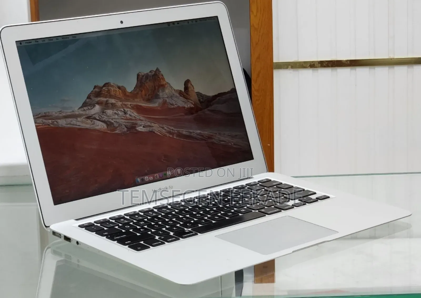 New Laptop Apple MacBook Air 2015 8GB Intel Core i5 SSD 128GB