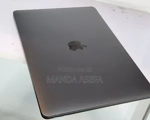 New Laptop Apple MacBook Pro 2017 8GB Intel Core i5 SSD 256GB