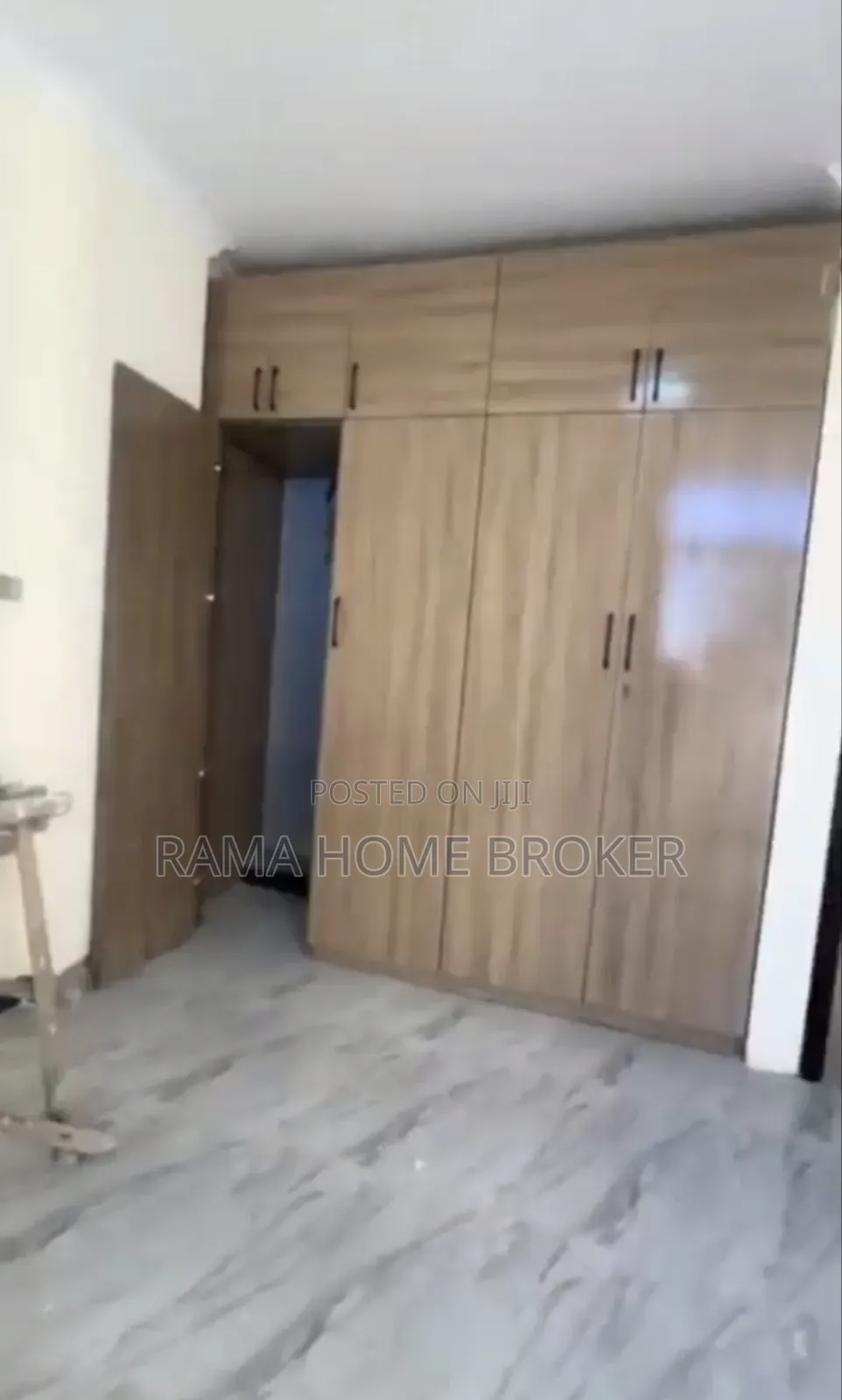Furnished 4bdrm Apartment in አያት አካባቢ, Yeka for sale