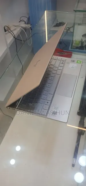 New Laptop HP Envy 13 8GB Intel Core i5 SSD 512GB