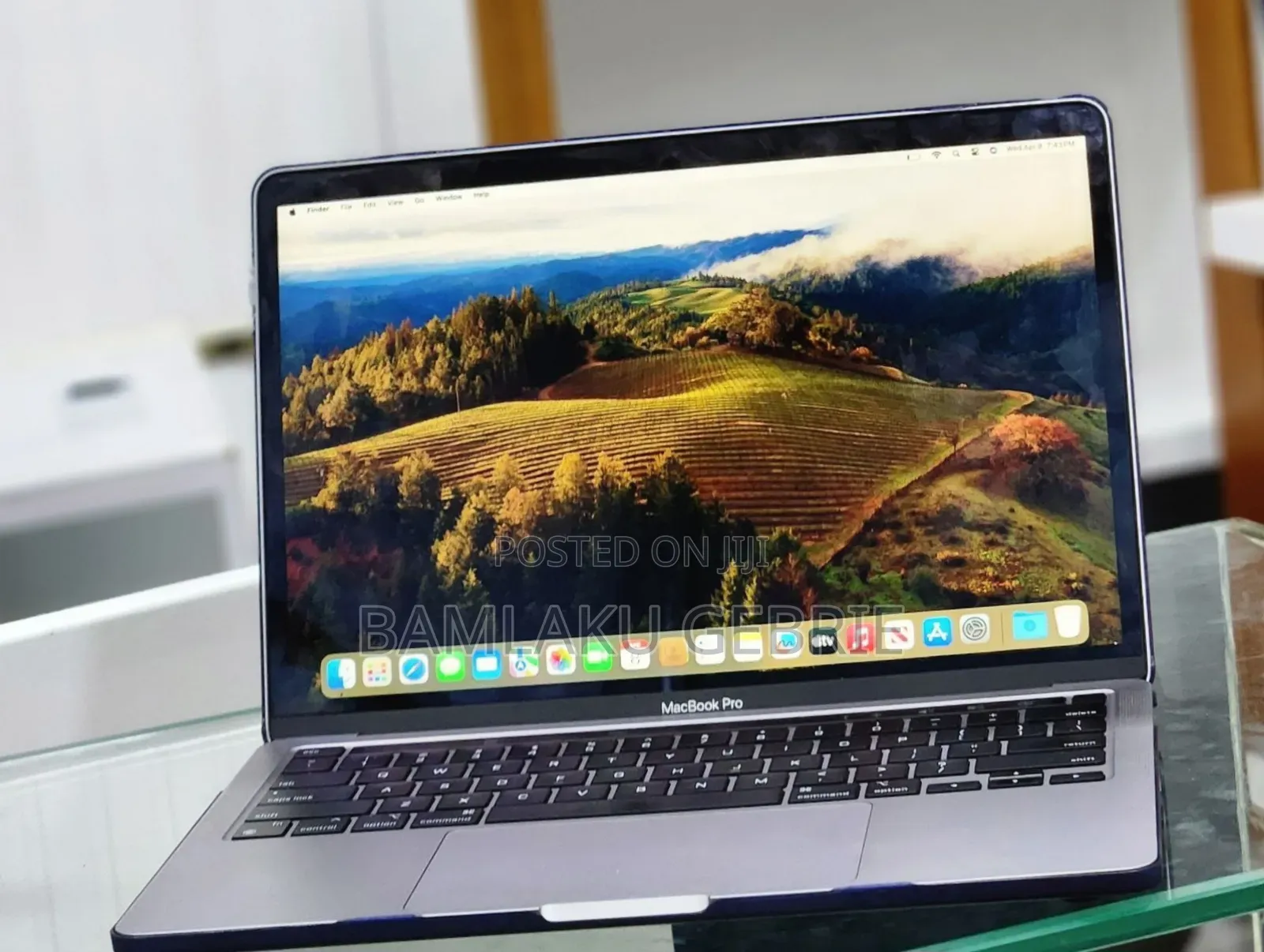 New Laptop Apple MacBook Pro 2021 M1 8GB Apple M1 Pro SSD 512GB