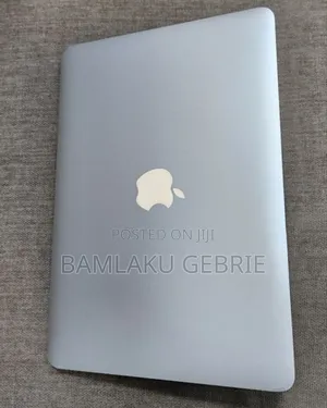 New Laptop Apple MacBook Pro 2015 8GB Intel Core i7 SSD 256GB