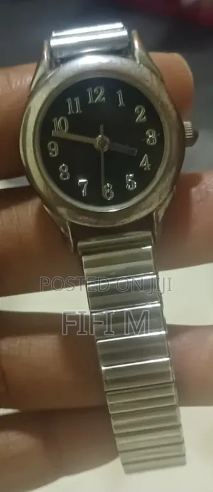 Fashionable Watch for Both Man or Woman