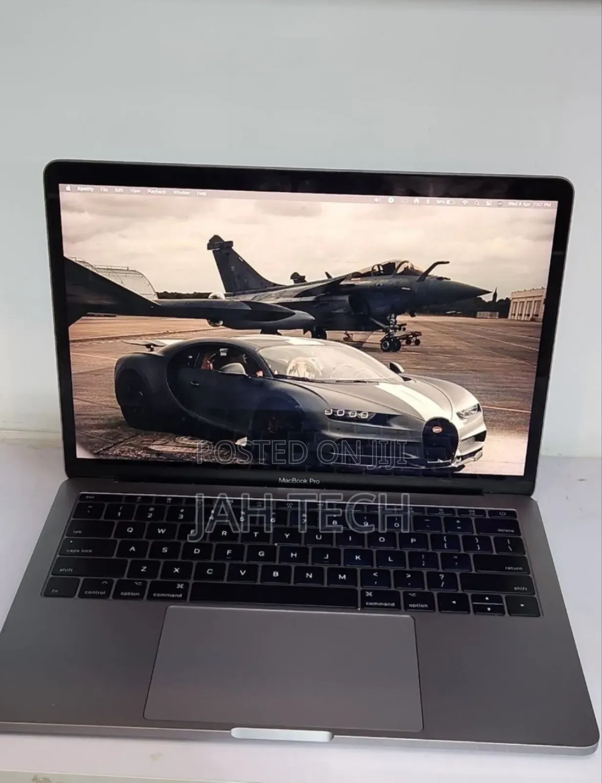 New Laptop Apple MacBook Pro 2017 8GB Intel Core i5 SSD 256GB