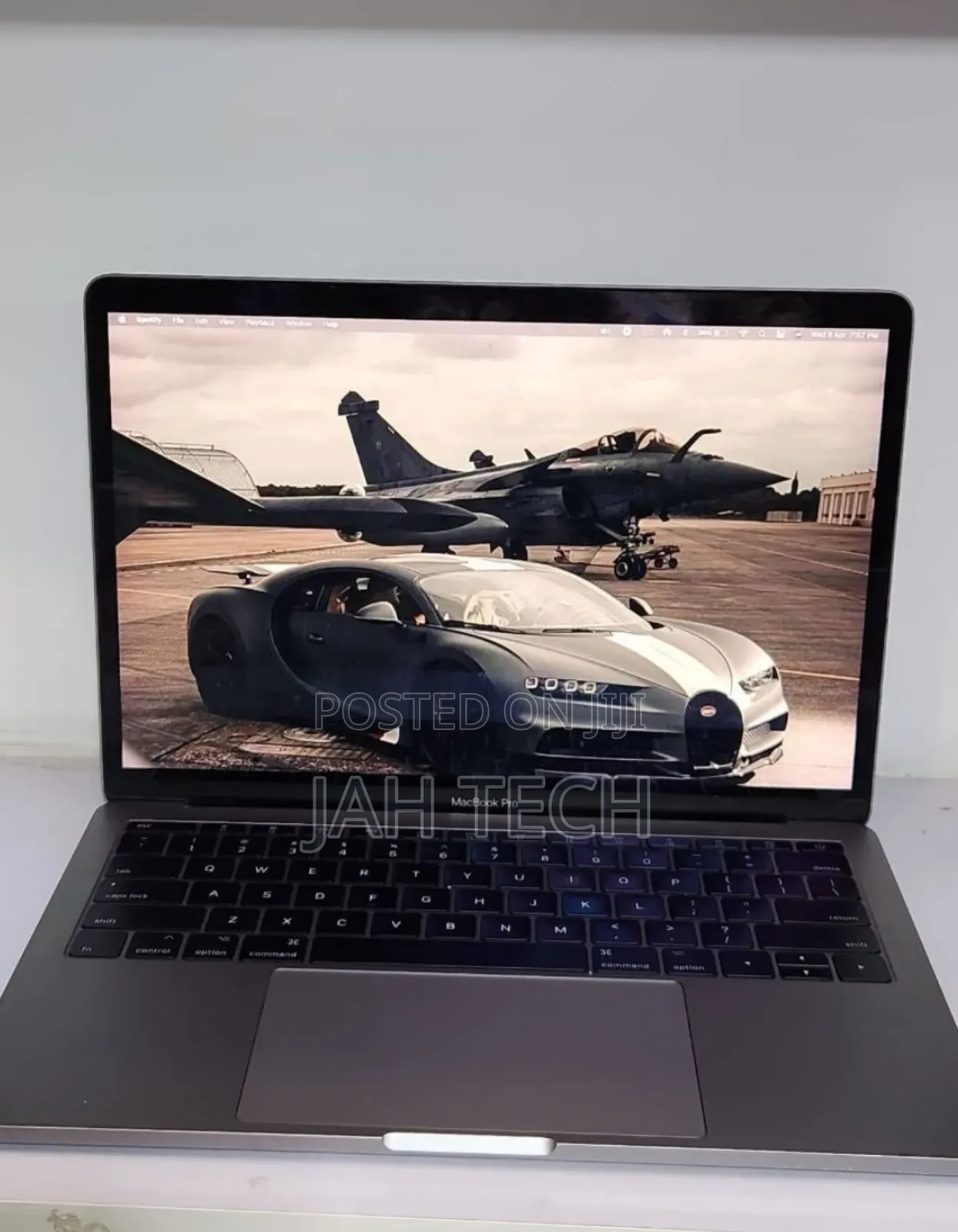 New Laptop Apple MacBook Pro 2017 8GB Intel Core i5 SSD 256GB