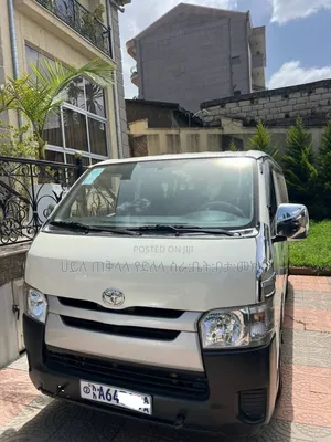 Toyota HiAce 2014 White