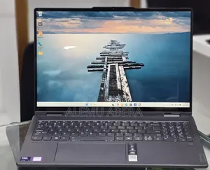 New Laptop Lenovo Yoga 7i 16GB Intel Core Ultra 7 SSD 512GB