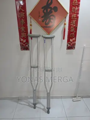 Axillary Crutches臻啷adjustment in 1′′ (2.5 Cm) Increments.150kg Weight
