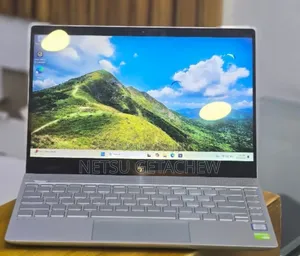 New Laptop HP Envy 13 16GB Intel Core i7 SSD 512GB