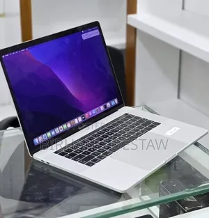 New Laptop Apple MacBook Pro 2016 16GB Intel Core i7 SSD 256GB