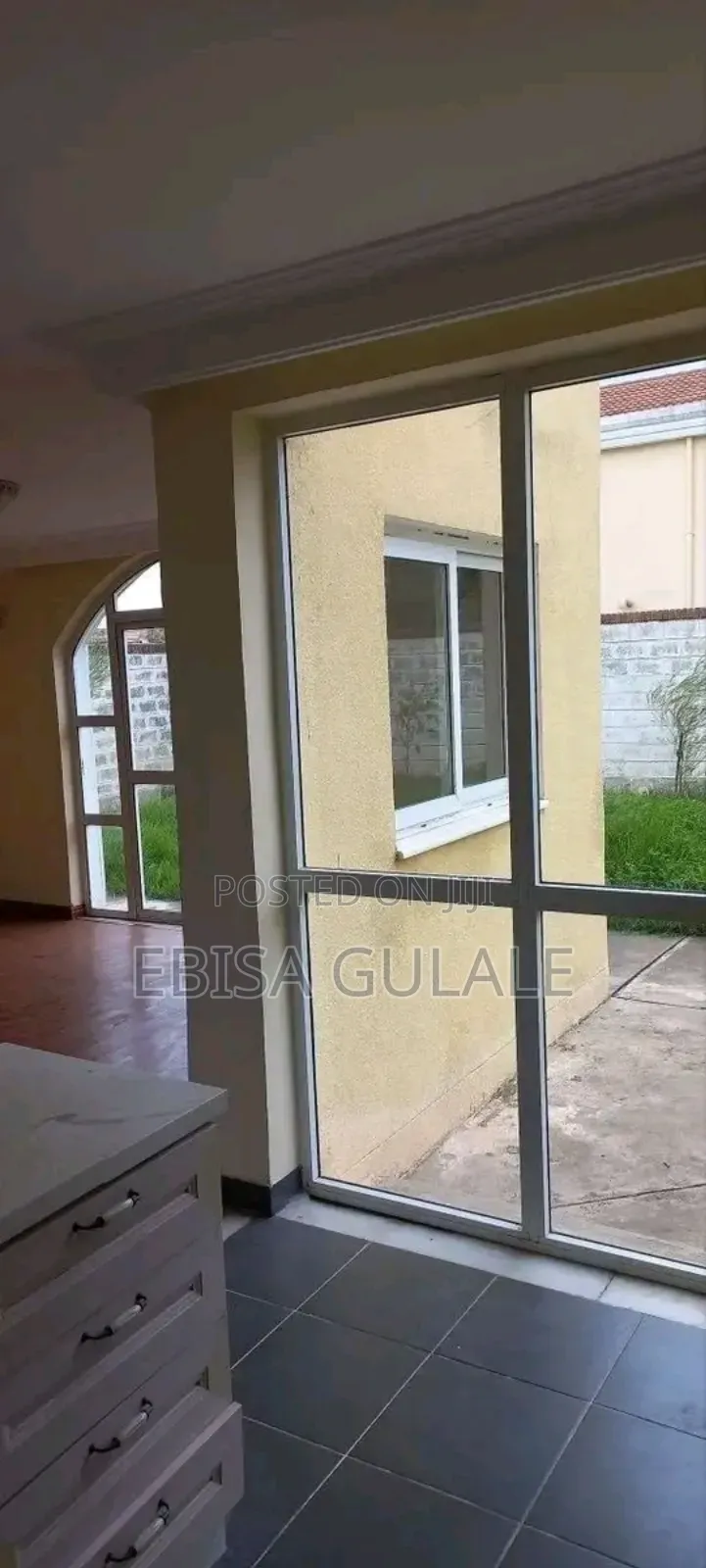 Furnished 7bdrm House in Ccd Real State, Yeka for sale