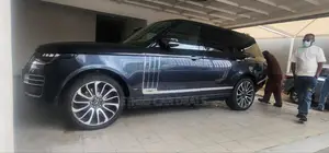 Land Rover Range Rover Vogue 2023 Black